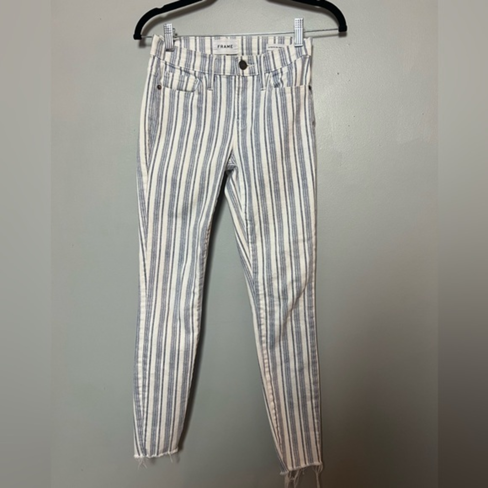 Frame Le Skinny‎ de Jeanne Crop White with blue stripes Size 23
